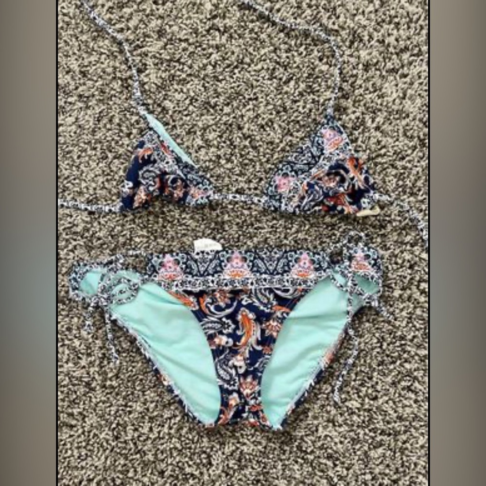 Little bikini